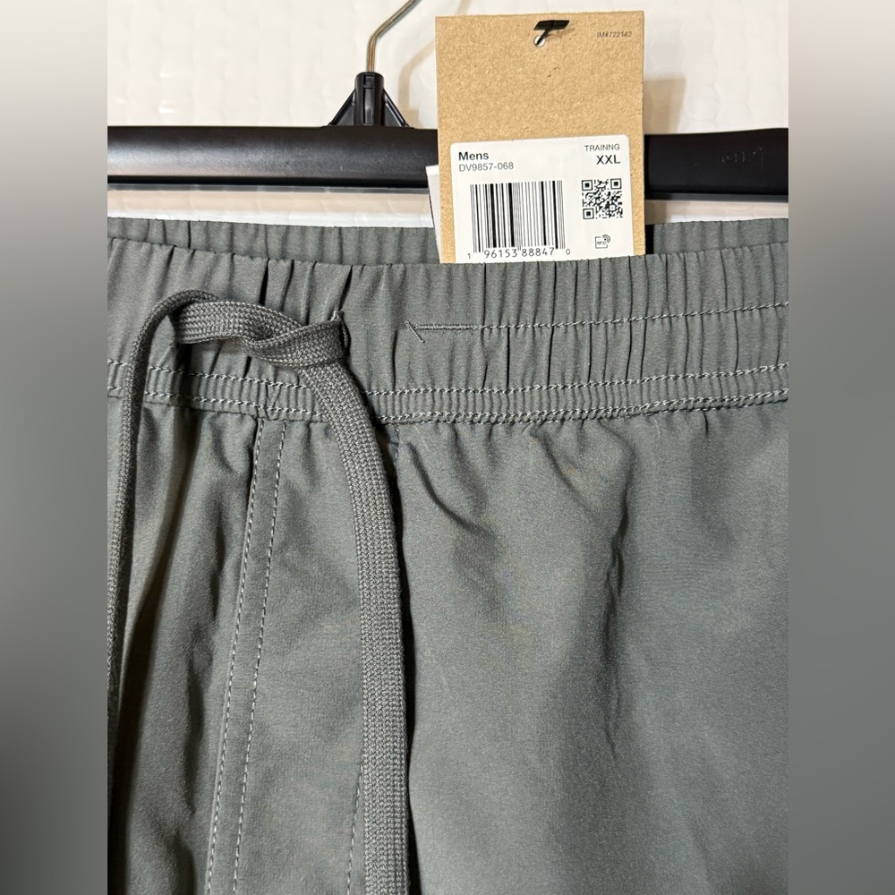 Nike Dri-FIT 7" Lightweight Unlined Training Shorts Gray DV9857-068 Mens 2XL NWT - Picture 3 of 3